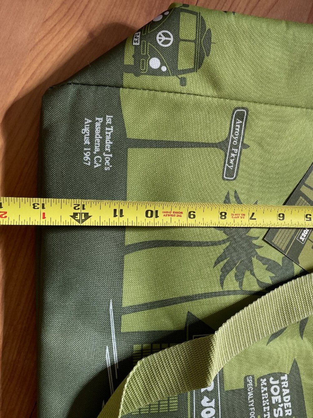Trader Joe's XL Insulated Tote & THAI Handcrafted Gift Set - 7 items! - Picture 6 of 10